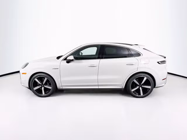 2026 Porsche Cayenne Coup Turbo E-Hybrid - Photo 10