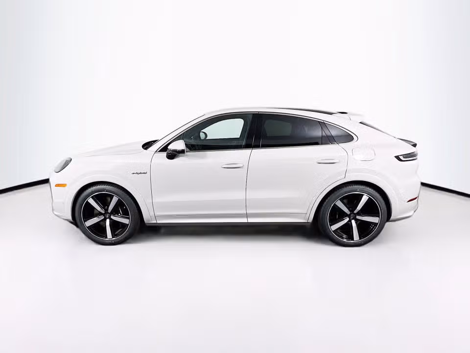 2026 Porsche Cayenne Coup Turbo E-Hybrid - Photo 11