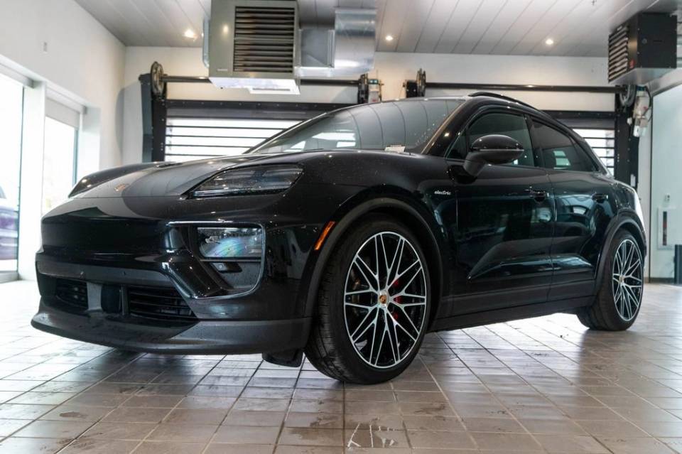 2025 Porsche Macan