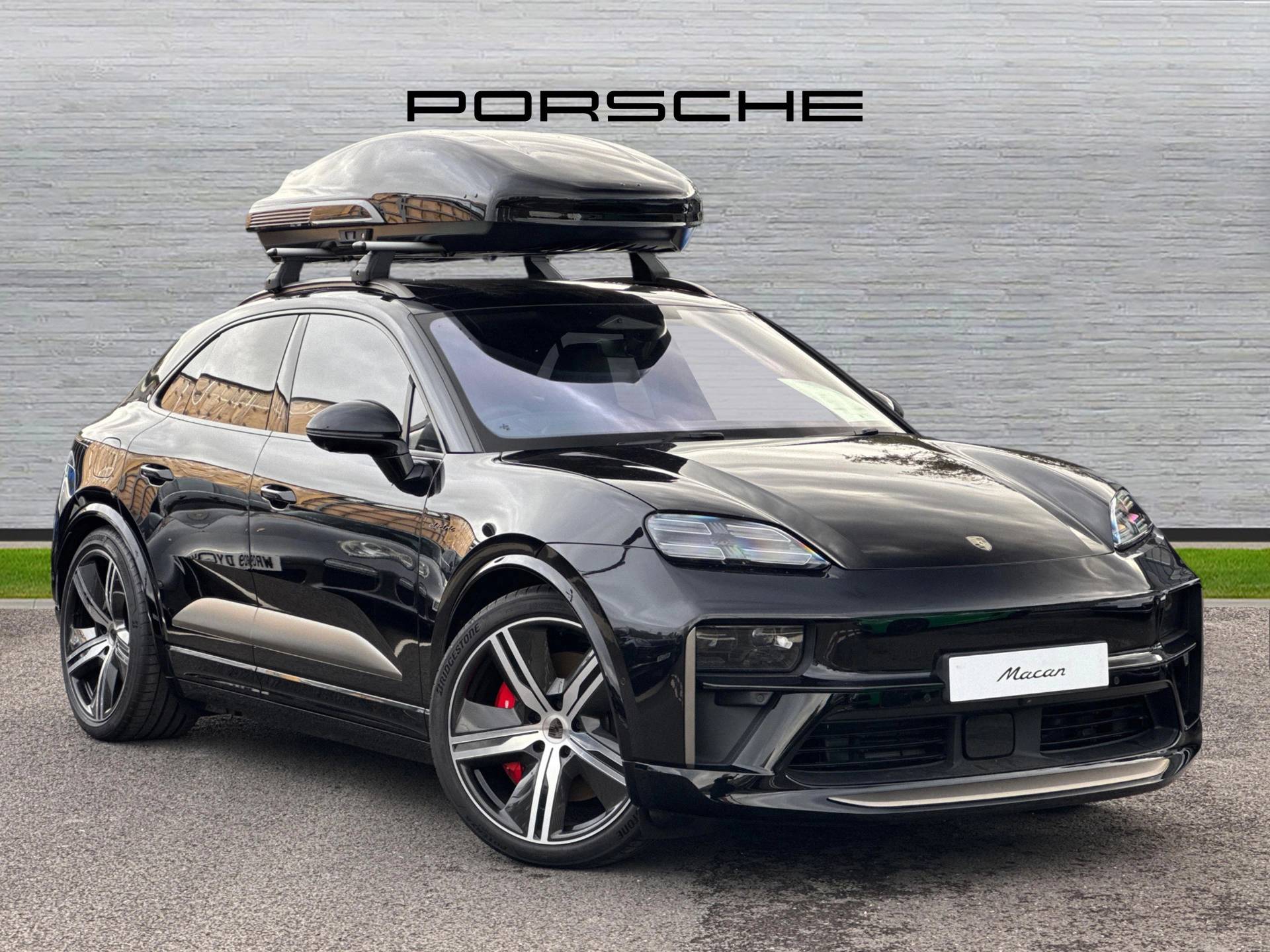 Macan Turbo, photo 1 of 32