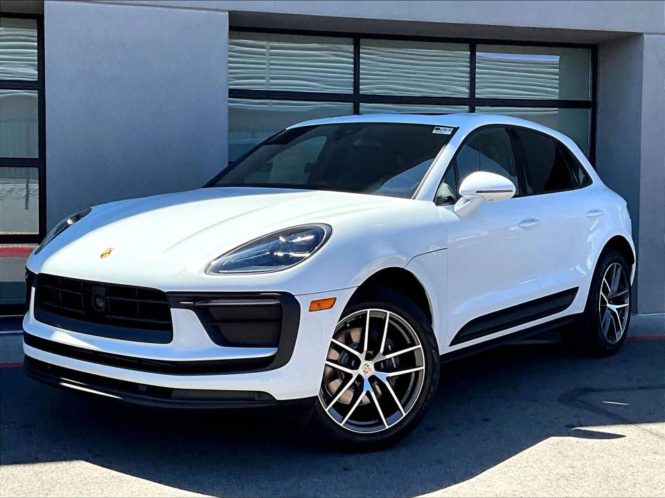 2025 Porsche Macan Base