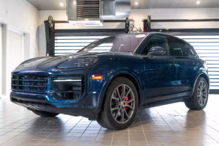 2025 Porsche Cayenne S E-Hybrid's photo