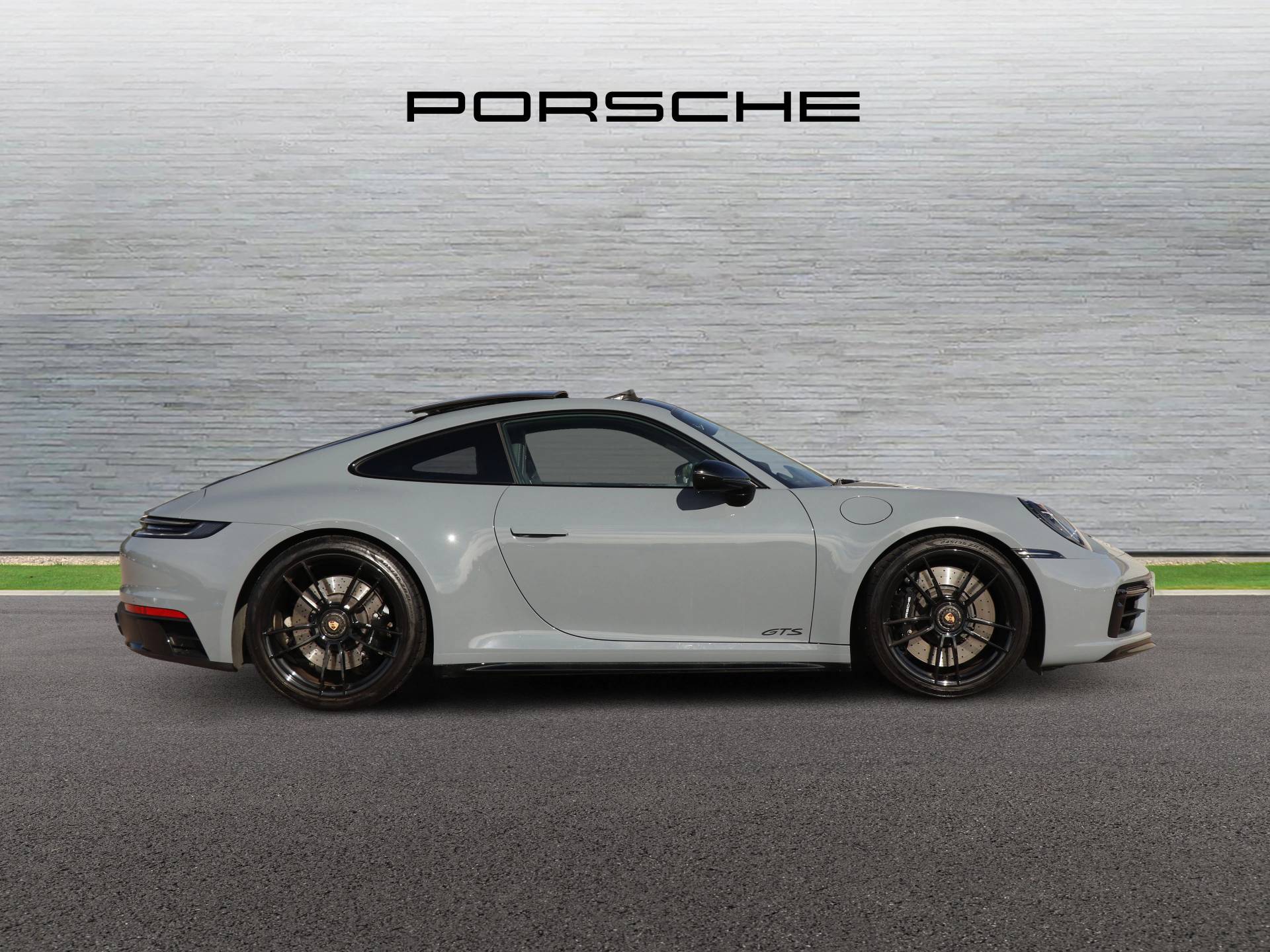 911 Carrera GTS, photo 2 of 37