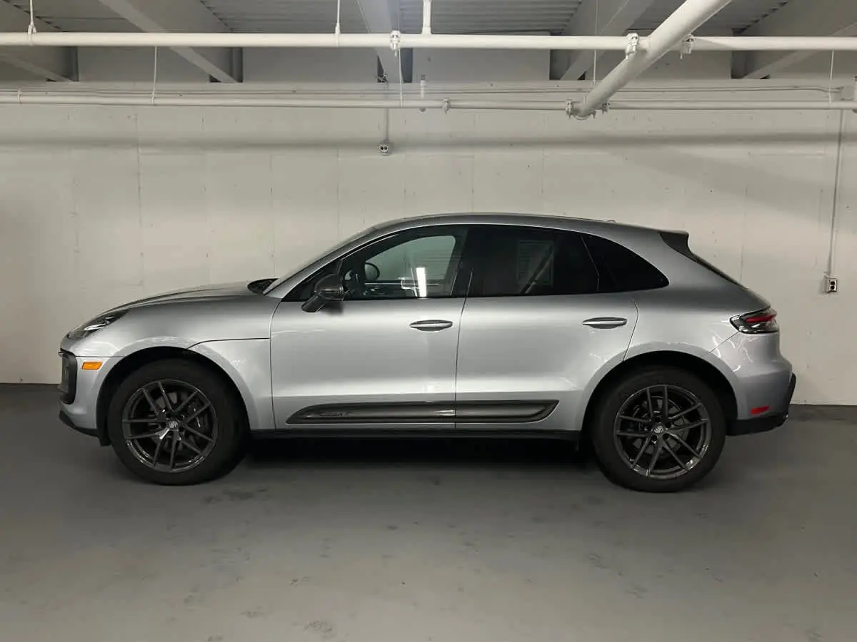 2026 Porsche Macan T - Photo 16