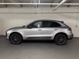 2026 Porsche Macan T - Photo 9