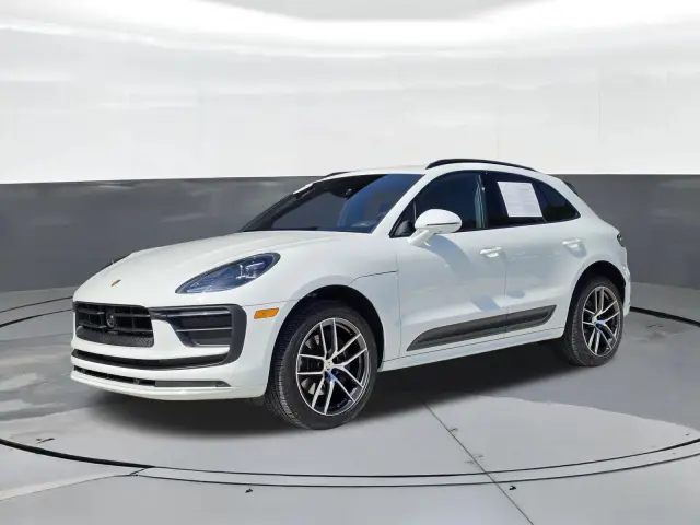 2025 Porsche Macan T - Photo 6
