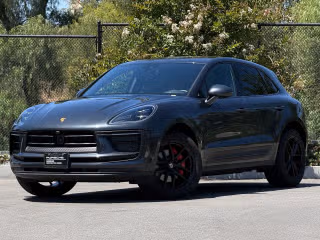 2024 Porsche Macan's photo