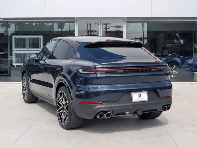 2025 Porsche Cayenne Coup E-Hybrid - Photo 22