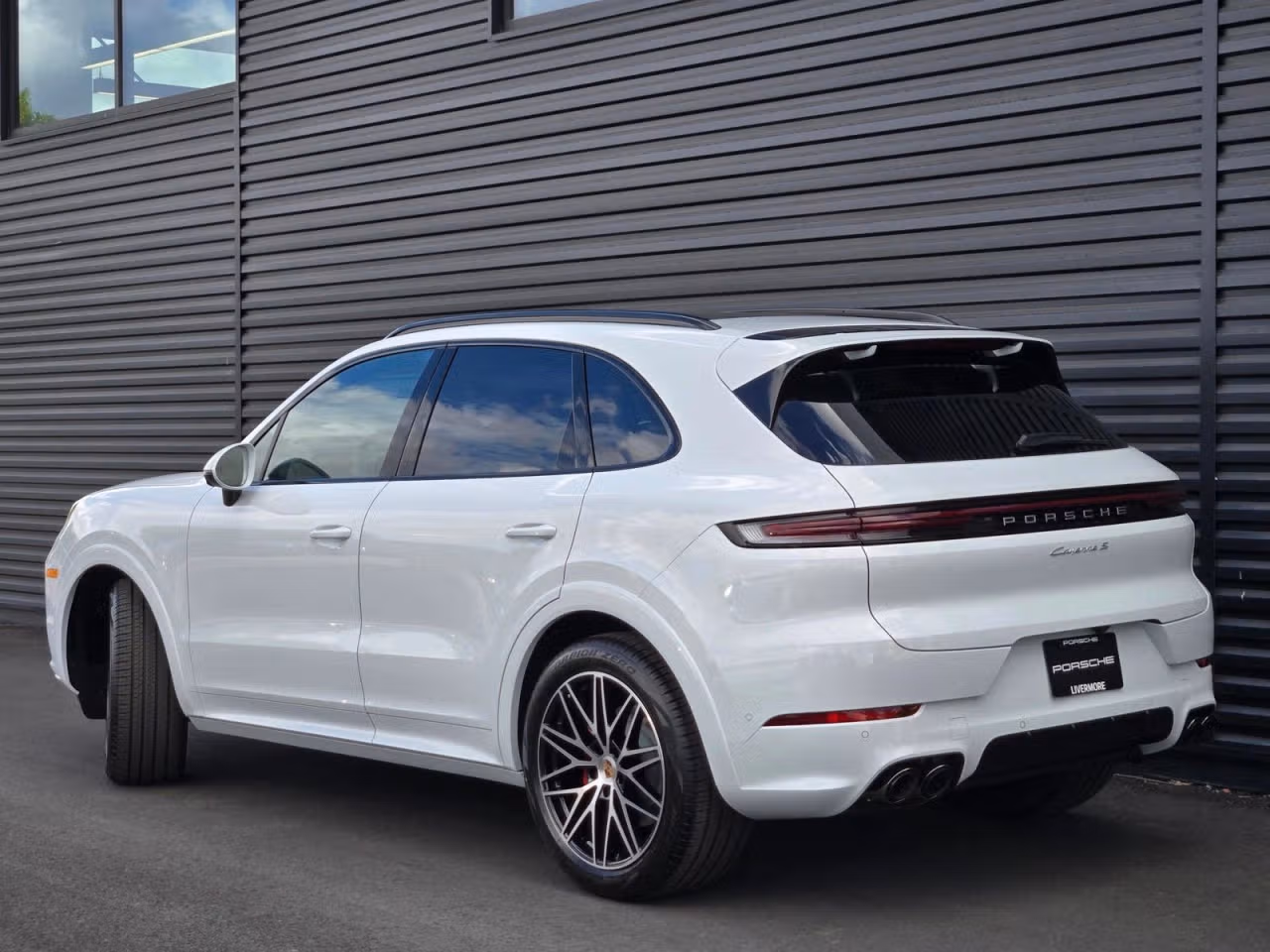 2026 Porsche Cayenne S - Photo 20