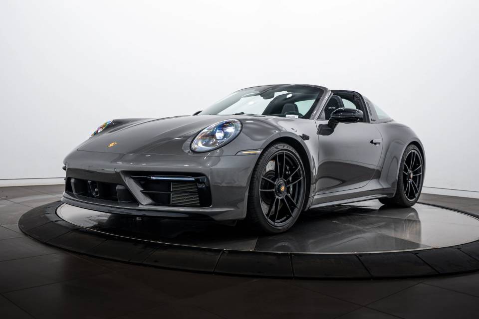 2024 Porsche 911 GTS