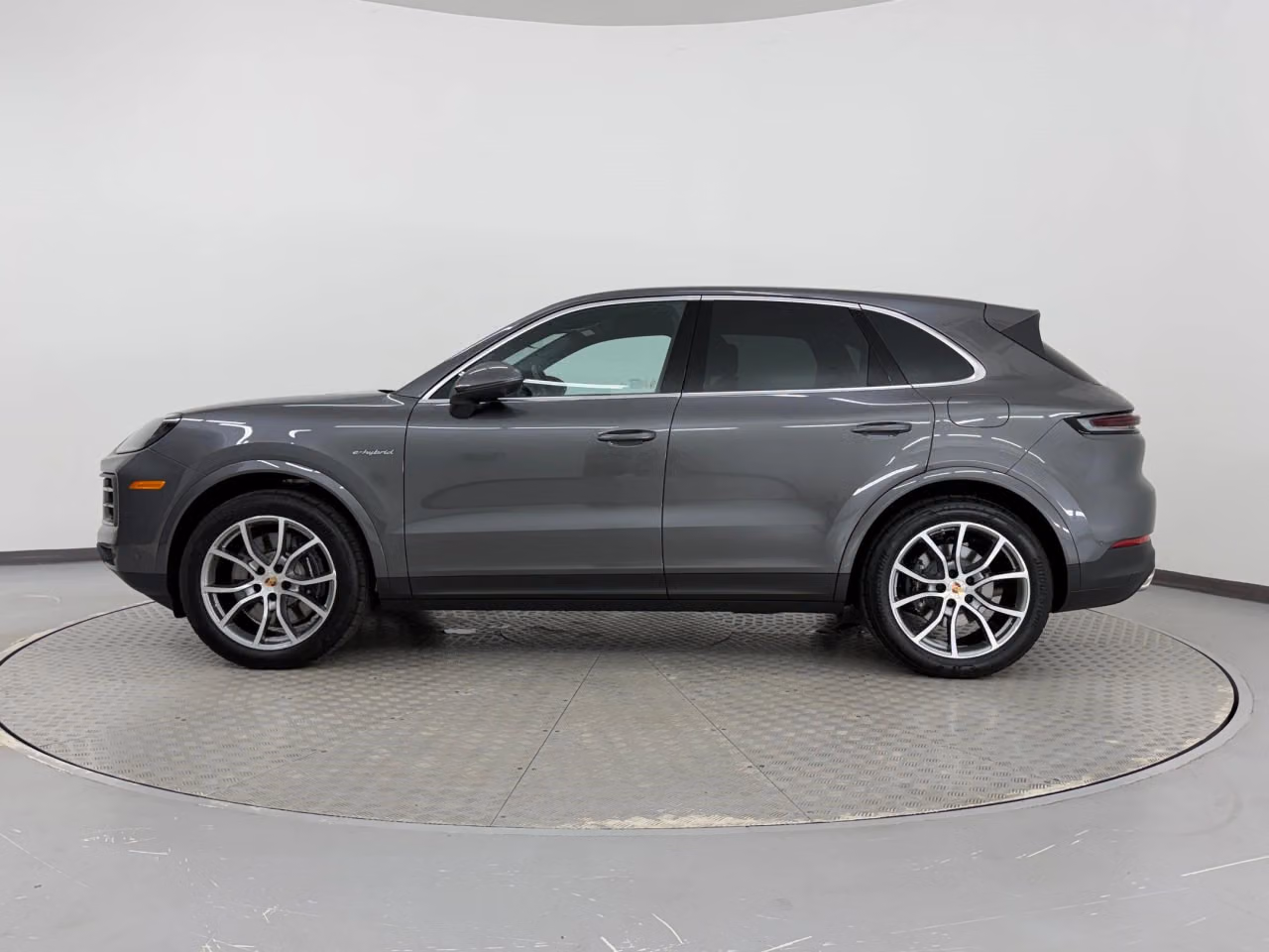 2026 Porsche Cayenne E-Hybrid - Photo 12