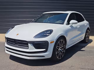 2026 Porsche Macan S's photo