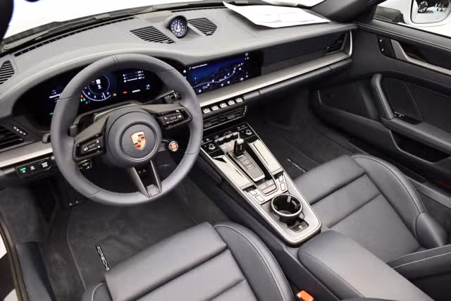 2026 Porsche 911 S - Photo 26