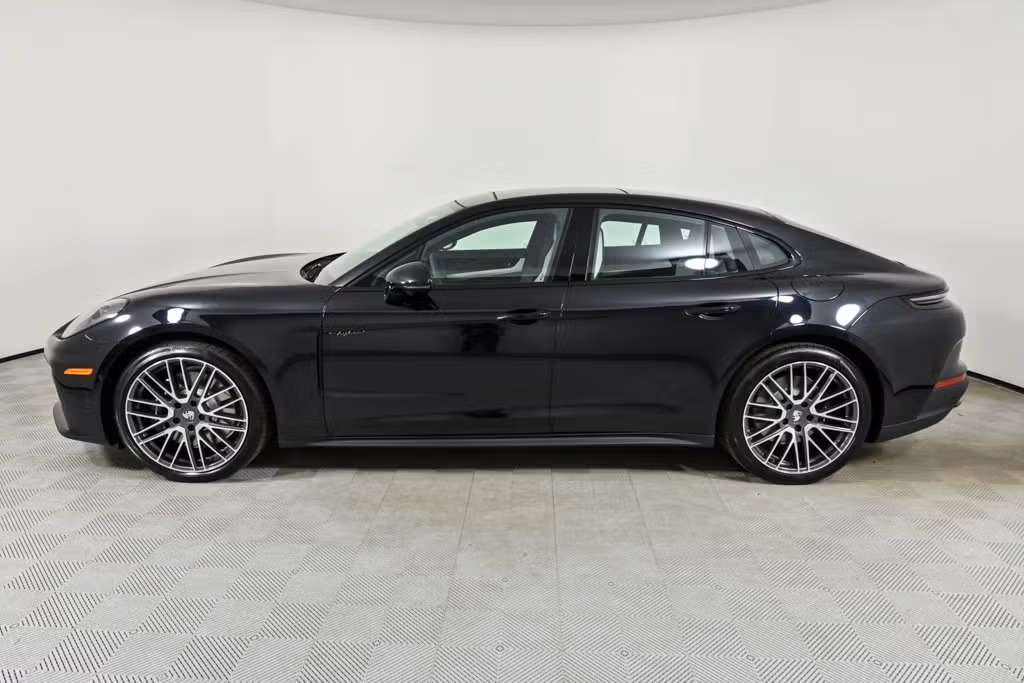 2026 Porsche Panamera 4 E-Hybrid - Photo 12
