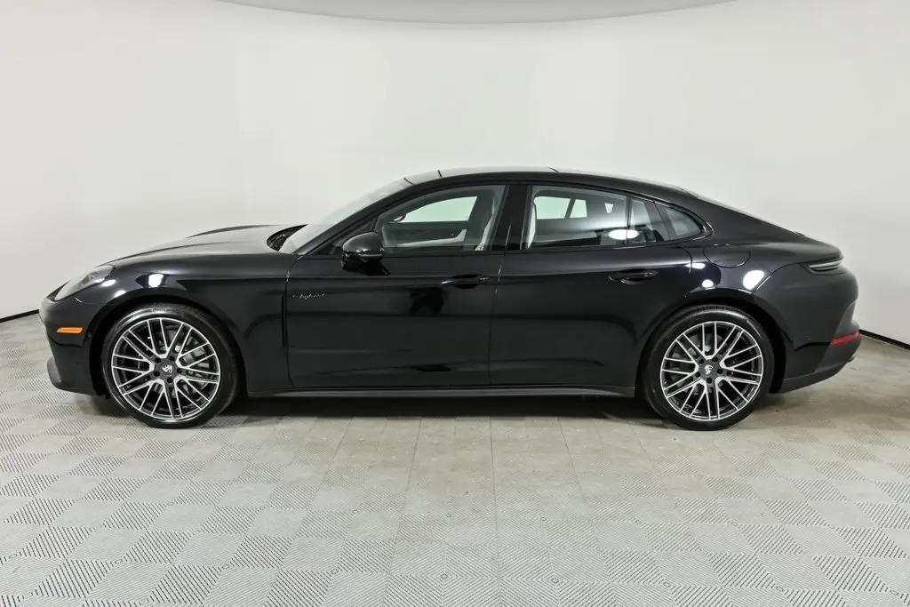 2026 Porsche Panamera 4 E-Hybrid - Photo 16