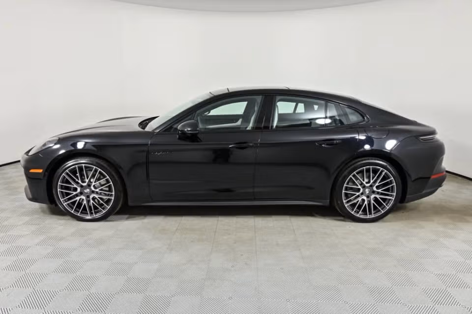 2026 Porsche Panamera 4 E-Hybrid - Photo 11