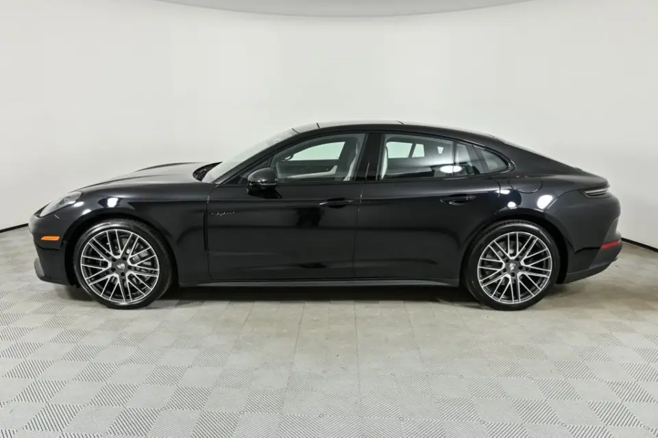 2026 Porsche Panamera 4 E-Hybrid - Photo 15