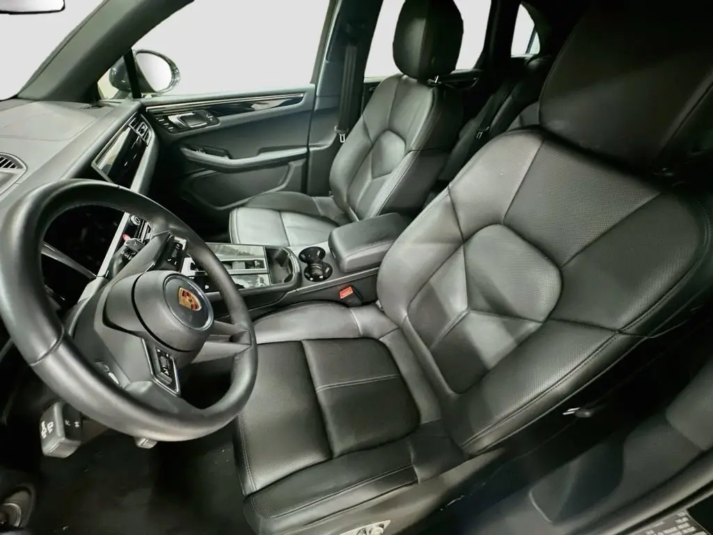 2025 Porsche Macan Base - Photo 40