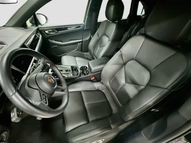 2025 Porsche Macan Base - Photo 38