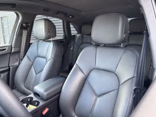 2025 Porsche Macan - Photo 33