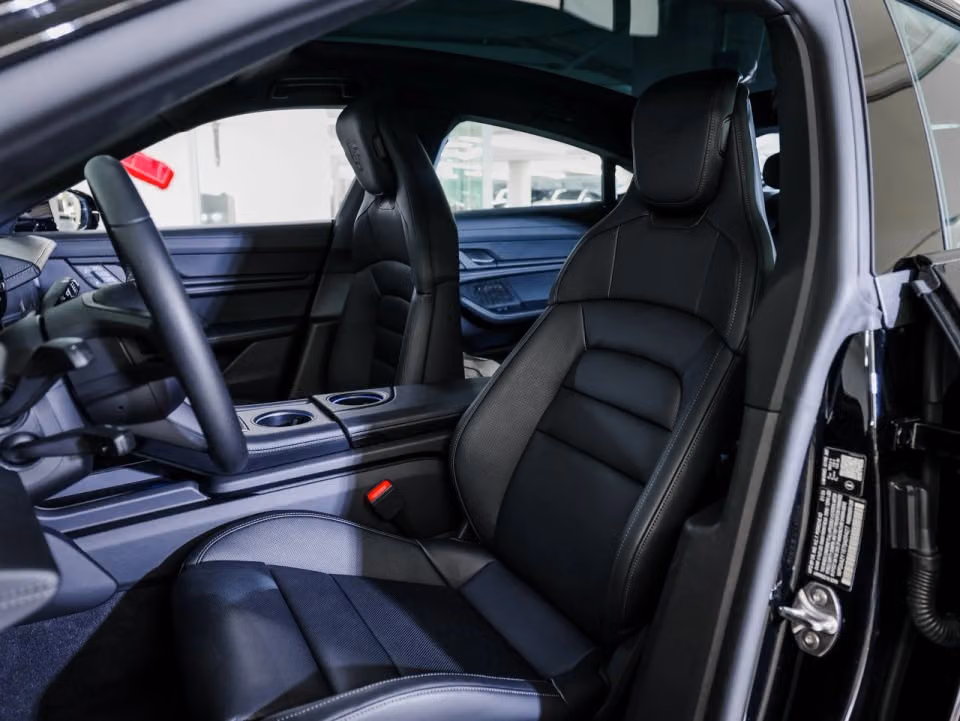 2026 Porsche Taycan Base - Photo 35