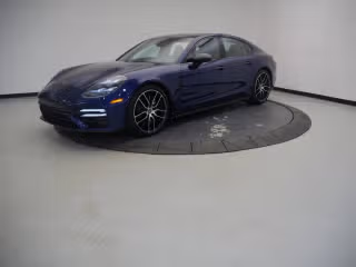 2022 Porsche Panamera Turbo S's photo