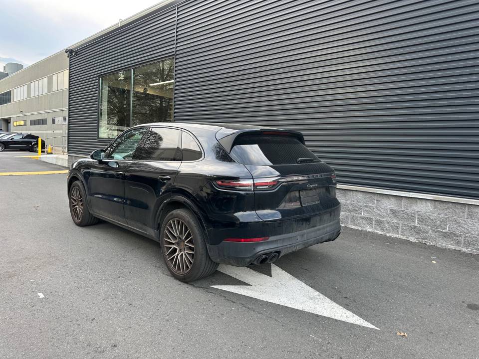 2022 Porsche Cayenne Platinum Edition