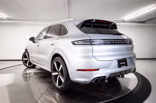 2026 Porsche Cayenne S - Photo 17