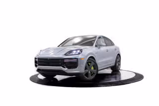 2025 Porsche Cayenne Turbo E-Hybrid's photo