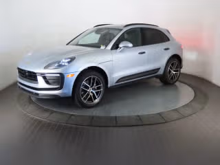 2024 Porsche Macan -'s photo