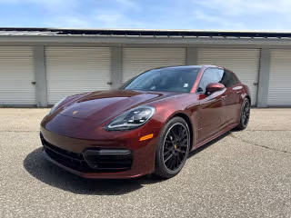 2022 Porsche Panamera GTS Sport Turismo's photo