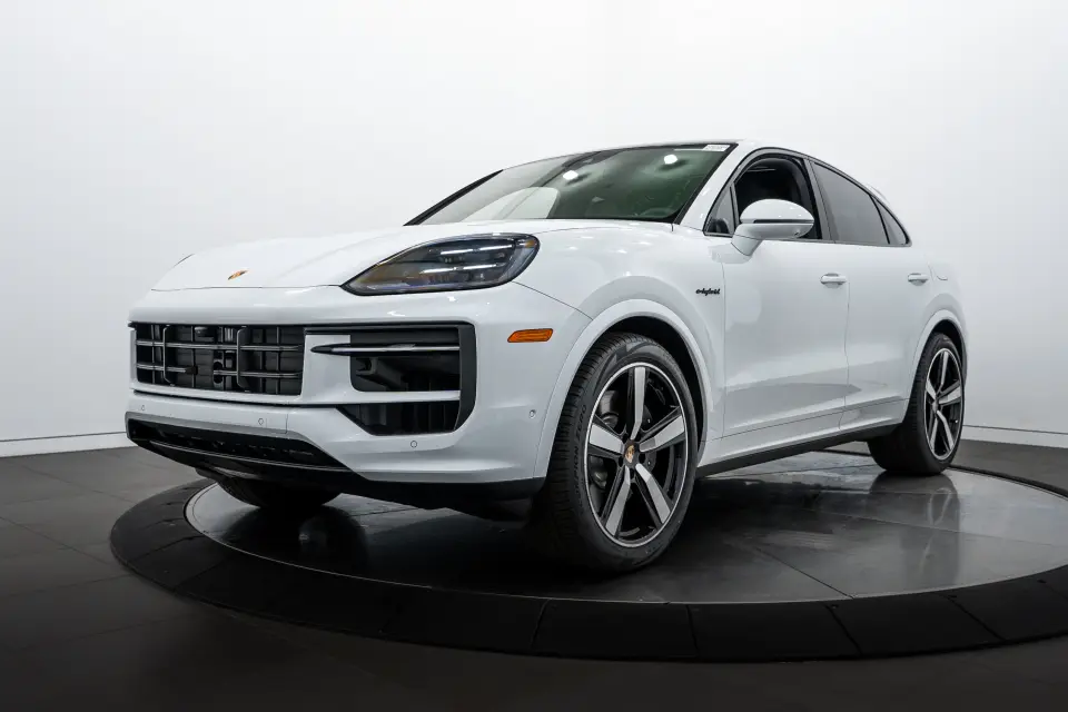2026 Porsche Cayenne Coup E-Hybrid - Photo 7