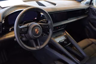 2026 Porsche Macan Base - Photo 25