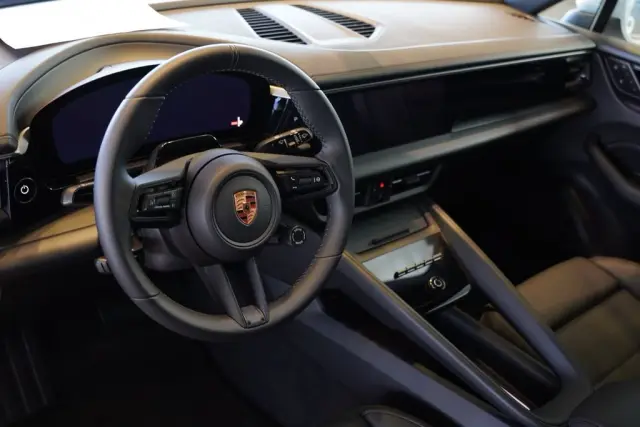 2026 Porsche Macan Base - Photo 30
