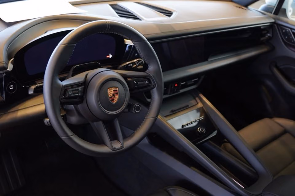 2026 Porsche Macan Base - Photo 27