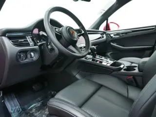 2026 Porsche Macan - Photo 29