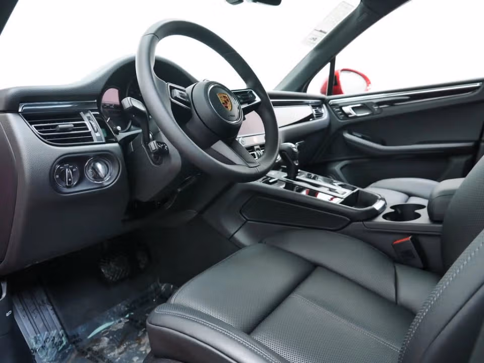 2026 Porsche Macan - Photo 27