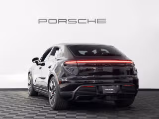 2026 Porsche Macan Base - Photo 17