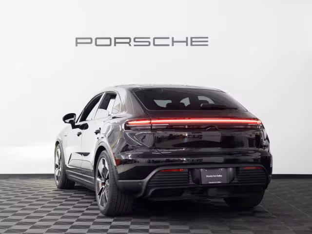 2026 Porsche Macan Base - Photo 18