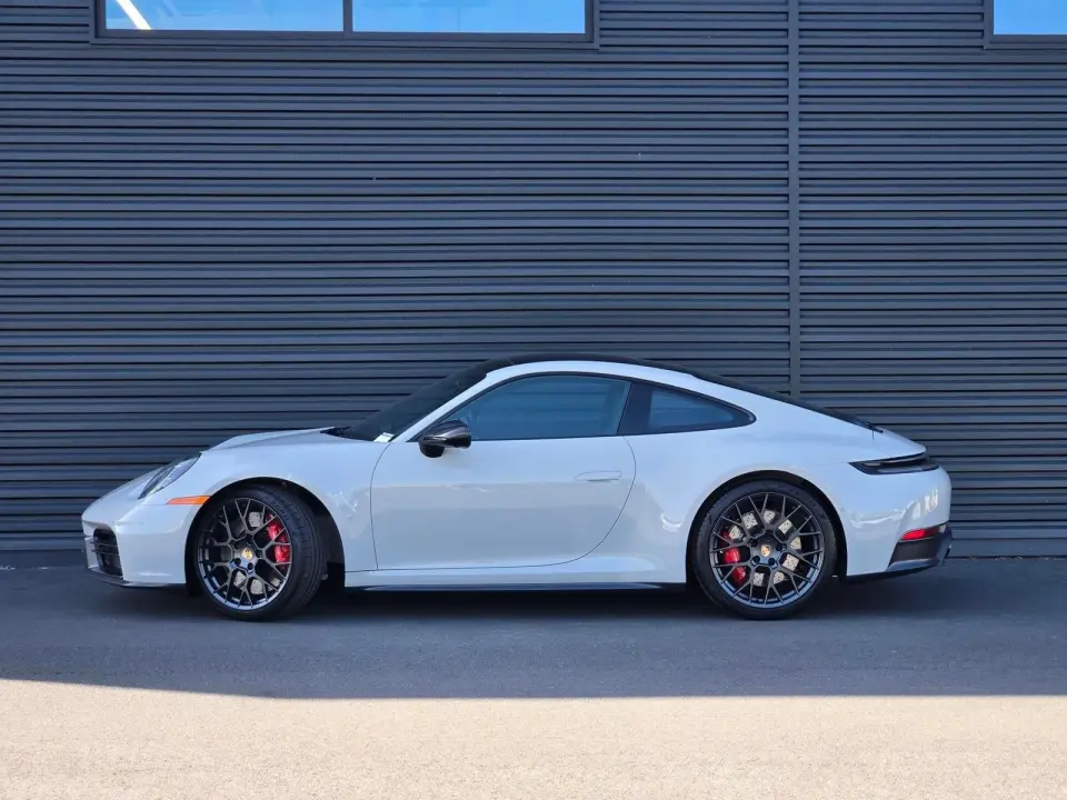 2025 Porsche 911 S - Photo 23