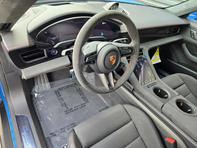 2026 Porsche Taycan GTS - Photo 38
