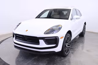 2026 Porsche Macan -'s photo