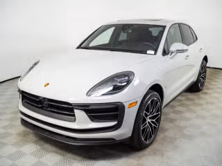 2026 Porsche Macan -'s photo