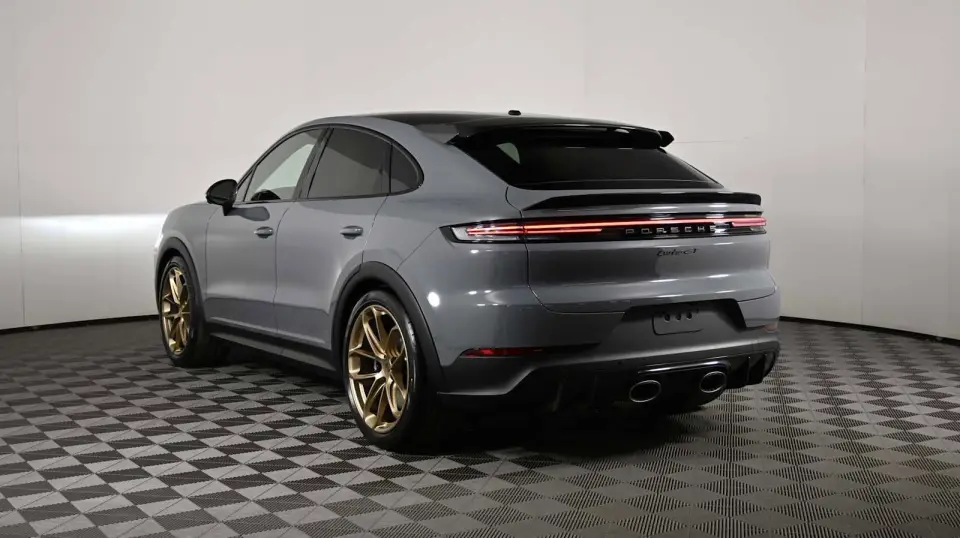 2025 Porsche Cayenne Coup Turbo GT - Photo 23