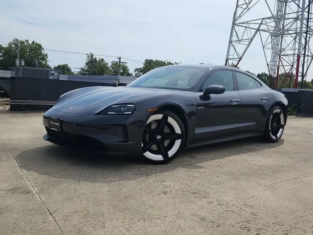 2025 Porsche Taycan Base - Photo 6