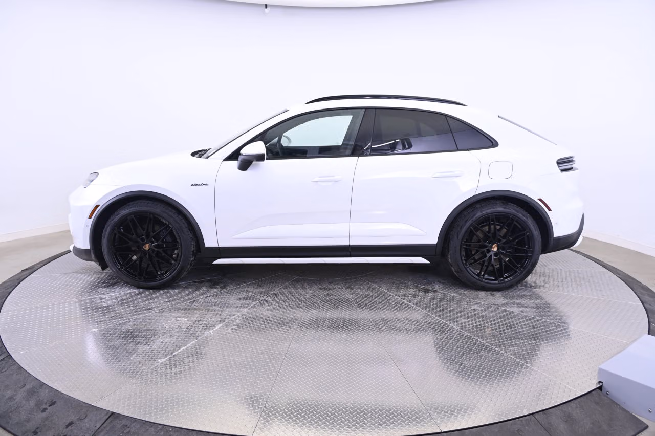 2025 Porsche Macan Base - Photo 12
