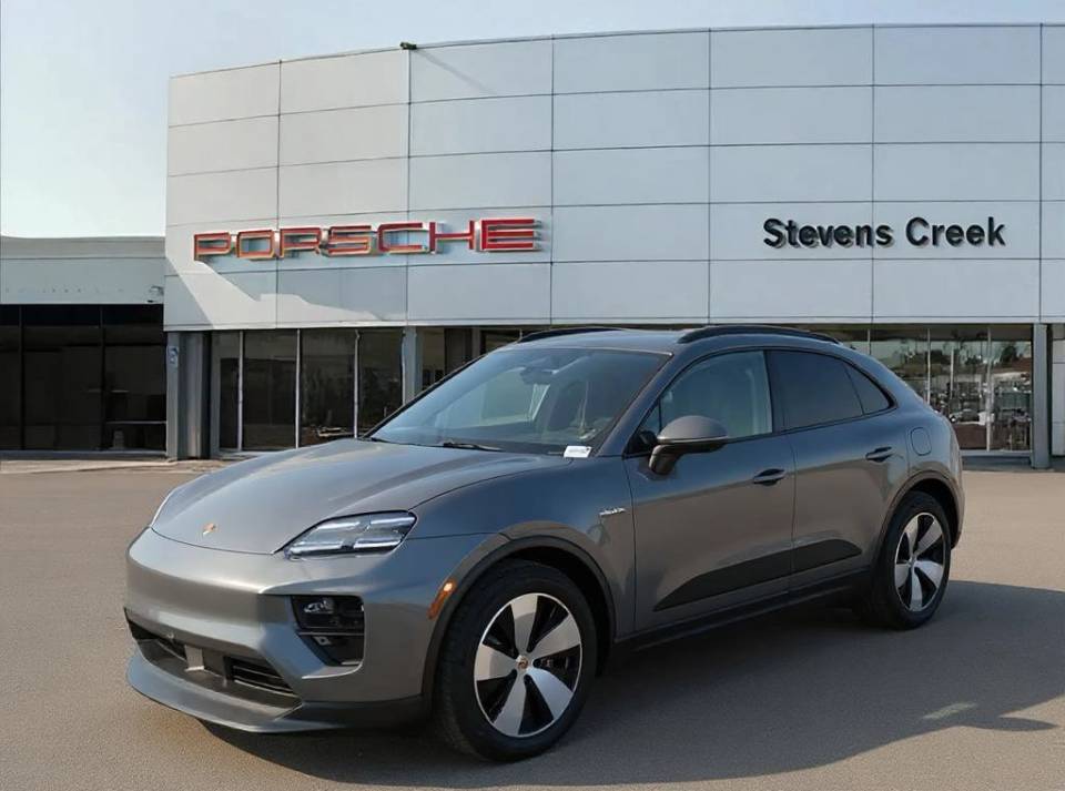 2026 Porsche Macan Base