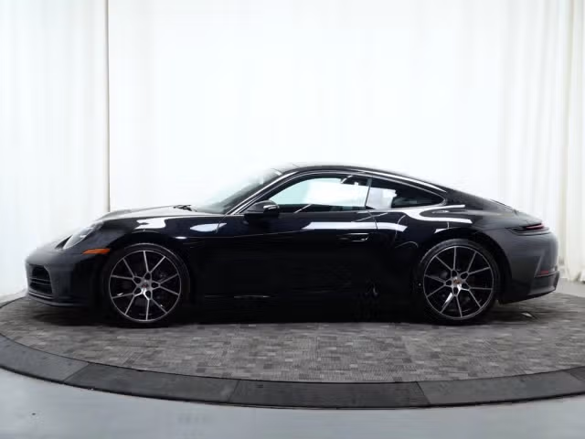 2025 Porsche 911 - Photo 10