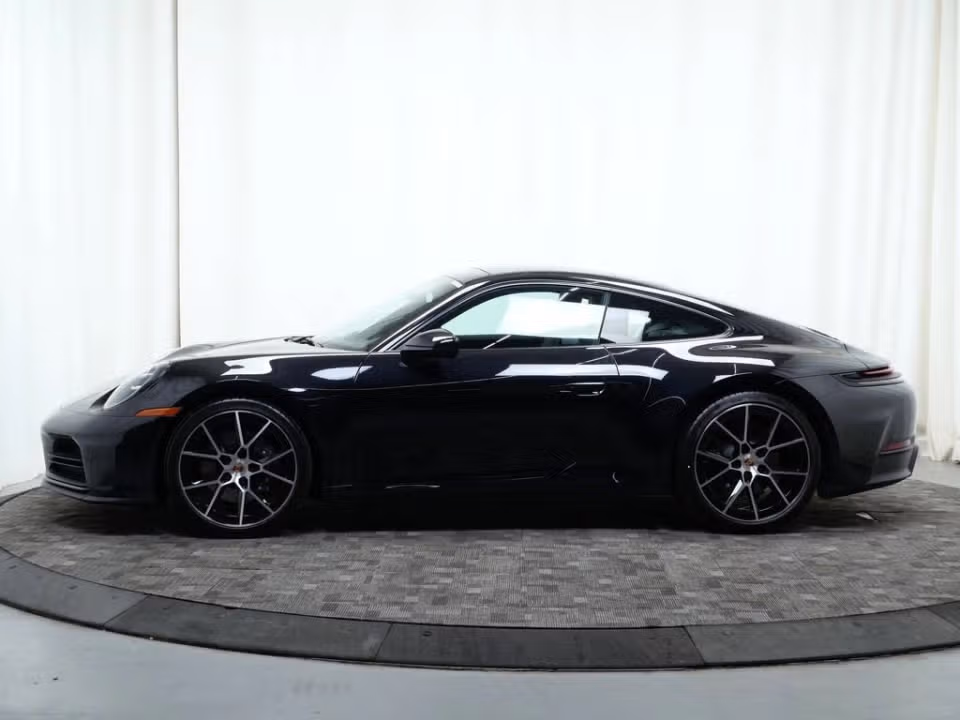 2025 Porsche 911 - Photo 11