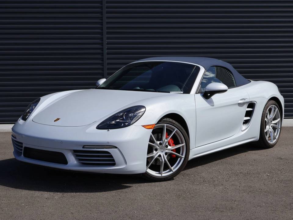 Buy a new or used Porsche 718 Boxster
